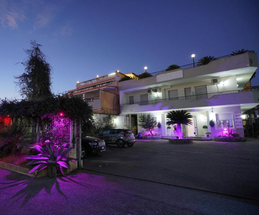 Hotel Stefany لاغو باتريا المظهر الخارجي الصورة