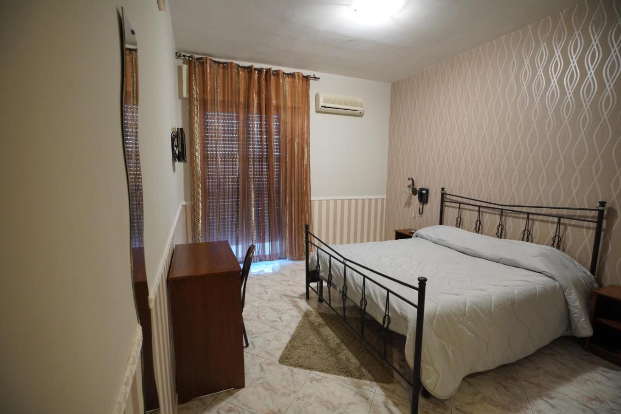 Hotel Stefany لاغو باتريا المظهر الخارجي الصورة